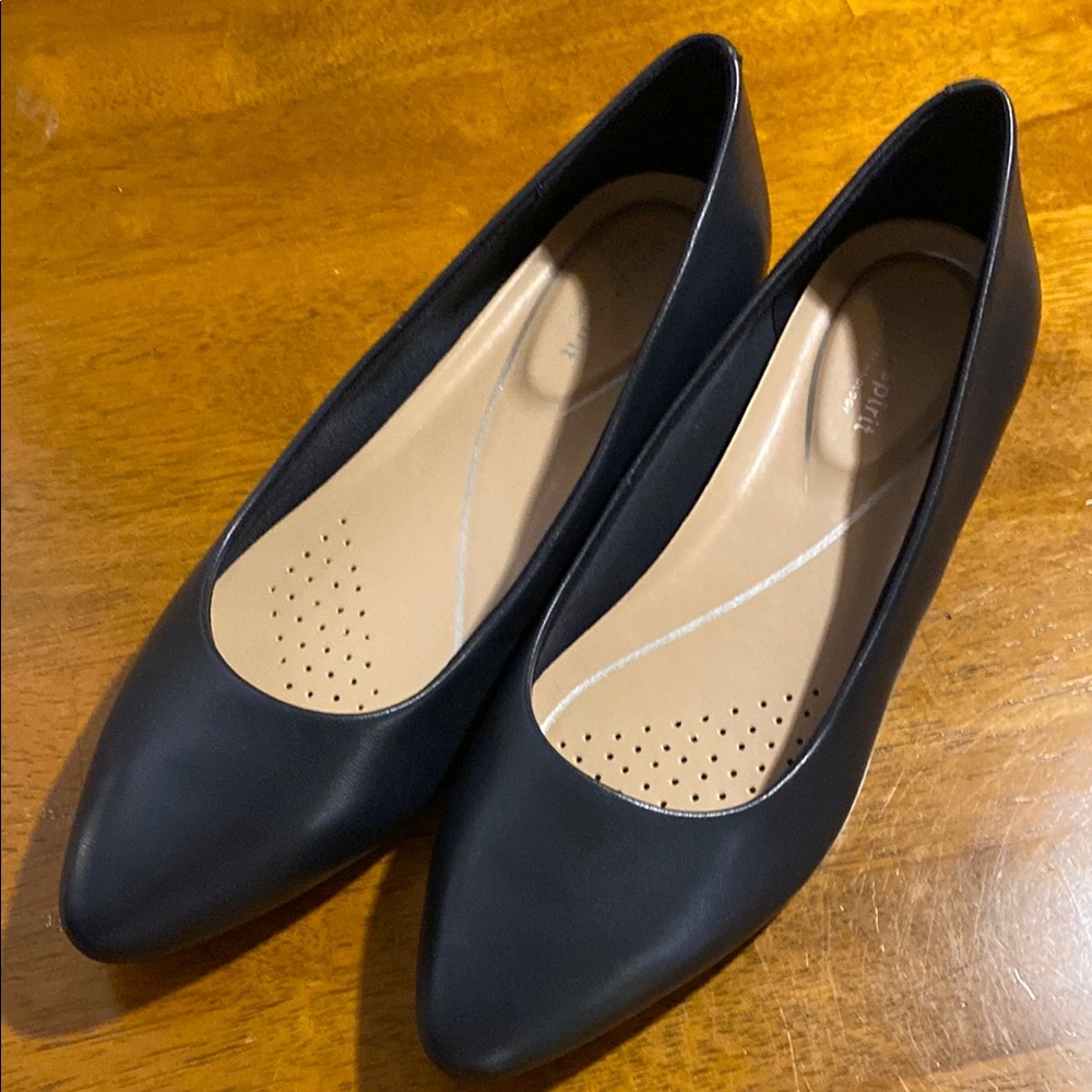Navy blue Easy spirit pumps